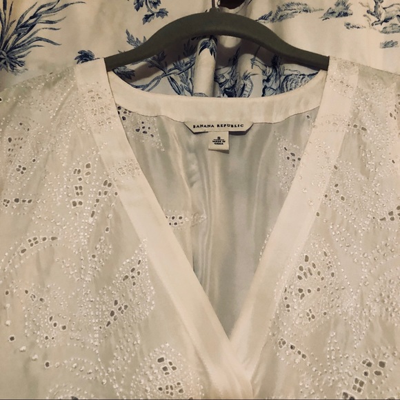 Banana Republic blouse! Just beautiful! - Picture 3 of 5